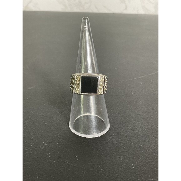 Vintage Silver Ring With Black Stone & Ornate Design - Picture 1 of 5